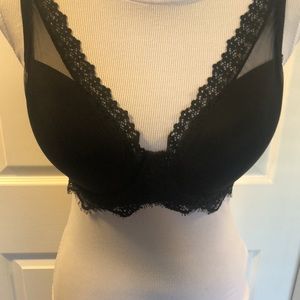 Victoria's Secret Dream Angels Lined Demi Underwire Bra in Black 32DDD